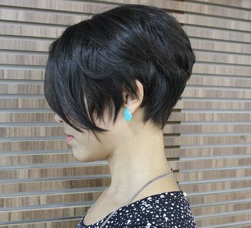 4-short-brunette-layered-bob