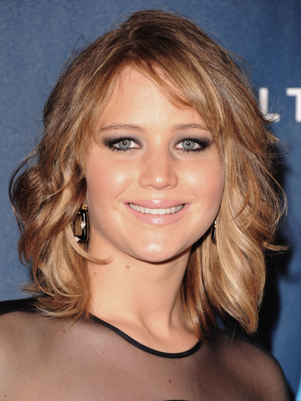 54ee90b334a8d_-_sev-beach-hair-jennifer-lawrence-short-s2